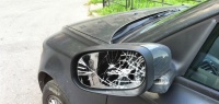 Два авто снесли друг другу боковые зеркала: кто виноват?